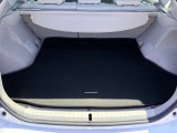 荷室スペースはお荷物をしっかりと詰める空間が確保されています♪後席部を倒すことでさらに広い空間を確保できますよ!