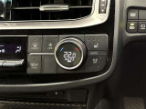 オートエアコンは温度を設定するだけで、自動で風量などを設定してくれます。運転しながら操作も必要ないので、安全性も向上します。