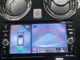 【アラウンドビューモニター】車を上から見下ろしているかのような映像で周囲の状況がひと目で確認、狭い駐車場に駐車するときも安心です♪♪障害物などがあると警告音がなりますので安心して駐車が出来ます★