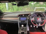 フロントガラスが大きく、ワイドな視界で運転もしやすくなるように、設計されています。