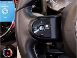 【クルーズコントロール】クルーズコントロール装備車両で御座います。速度を設定することにより、長距離運転の際にアクセルペダルを常に踏み込む必要が無くなります。