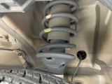 お車を安心してお乗りいただく為には、足回りの定期点検が欠かせません。サービスサポート(有償保証)では無料点検もご提供しており、安心のカーライフをお過ごしいただけるサポート体制が整っています。