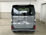 当店は仕上げ業者と提携して、車両の仕上げを行っております。磨き、ルームクリーニング、ヘッドライト磨き、を一貫して行っております。