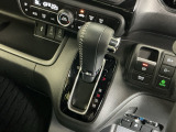 発進時から滑らかに加速する無段階変速のCVTはストップ&ゴーの多い街の中も快適です