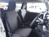 【清潔感のある運転席&助手席】隅々までクリーニングの行き届いた運転席&助手席。目立ったシミや汚れ等もございません。