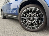 メルセデス・ベンツの定める厳しい基準をクリアしたお車のみをご案内させて頂きます。納車前整備はメーカー規定に基づき最大100項目にも及ぶ点検を熟練のメカニックによって行いご納車させて頂きます。