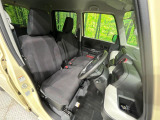 運転席まわりには十分なスペースがあり、大柄な方でもゆったり運転していただける環境です。