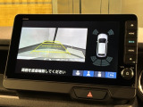 リバースギアに入れるだけで後方の表示へ切り替わります。夜間や雨の日の駐車も楽になりますよ。