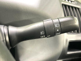 【オートライト】周りの明るさに応じて自動でヘッドライトの点灯・消灯ができる機能です!ライトの付け忘れ・消し忘れなどが無くなり、雨の日や夕方の走行も安心!トンネル通過時も便利ですね♪