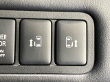 【両側パワースライドドア】スマートキーや運転席のスイッチで後席両側スライドドアの開閉が可能♪電動だから力を入れてドアを開ける必要が無く、小さなお子様でも簡単に開け閉めでき快適です♪
