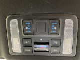 【両側パワースライドドア/パワーバックドア】ボタン一つで乗り降りラクラクです!両手に荷物を抱えている状態でもボタンを押せば自動で開閉するので、お買い物やお出かけの際にはとっても重宝します!