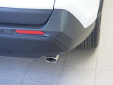 コーナーセンサーを車の前後に装備。障害物までの距離に応じて警告音を変えてお知らせ。縦列駐車時や駐車場・車庫などでの取り回しをサポートします。詳細は販売店スタッフまでおたずねください。