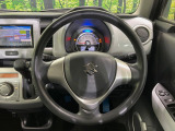 インテリアに合わせたデザインのステアリングは、運転される方のことも考え、運転しやすい形状、大きさです。是非一度、実際に触ってお確かめください。