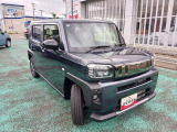 当店は高柳交差点の角にあります。大きなダイハツの赤い看板が目印です。