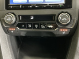 運転席/助手席シートヒーターで寒い日もすぐに温かくなり快適に過ごせます。3段階の温度調整が可能です