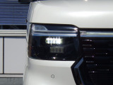 ★LEDヘッドライト搭載★ 白っぽく光る明るく省電力なLEDライト!先進的な白い輝きでフロントフェースを引き締めます☆