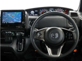 運転にかかわる様々な操作を安全に行えるように視点移動が少なく、操作性に配慮されたスイッチ類が凝縮されたコクピットです。