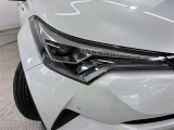 明るく遠くまで照らす光量で夜間走行の視認性を高めます。