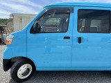 車体艶出し磨きしています!!