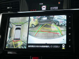 バックモニター(黄色いガイドラインのお陰で、駐車がしやすいです。真上から見下ろしたアングル付きです)