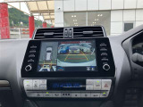 バックガイドモニターで、後方を確認しながら安心して駐車することができます。運転初心者も熟練者も必須の機能ですよ!