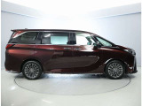 ボディには洗車によるものと思われる薄く目立たない線傷が御座います。