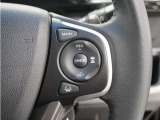◆アダプティブクルーズコントロール◆予め設定した車速内でクルマが自動的に加減速。前走車との適切な車間距離を維持しながら追従走行します。【LKAS】車線維持支援システムでステアリング操作を支援。