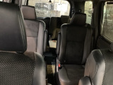 【ウォークスルー】車外に出なくても運転席から3列目シートまで移動が可能です。子育てや荷物が多いときなど利便性が高いです。