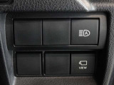 運転席お膝元に各種スイッチが配置されております。