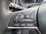 ステアリング左側です。オーディオ操作用スイッチが並びます。