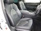 高いホールド性で運転姿勢が安定します。長距離ドライブでも疲れにくいのが魅力です。快適なドライビングライフをお送りください♪