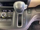 発進時から滑らかに加速する無段階変速のCVTはストップ&ゴーの多い街の中も快適です