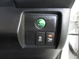 燃費を抑えるECON、横滑りを防ぐVSA等のスイッチ類は運転席の右側、手の届きやすい位置にあります。