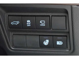 機能性溢れる運転席まわり。使いやすいスイッチ類の配置で運転中のストレスを軽減し楽しくドライブできますよ。