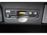 【ETC】ETC付きです!高速道路料金所での小銭の出し入れや雨天時における窓の開け閉めなどの煩わしさが解消できます。料金所の通過もスムーズで快適ですよ♪