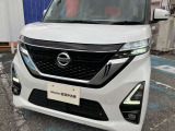 LEDヘッドライト装備。暗い道や、天候の悪い日でも視界良く運転できます。