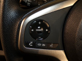 【ステアリングリモコン】ステアリングにオーディオ調節可能なスイッチが装備されていますので運転中でも視線をそらさずにオーディオの調節が可能です!