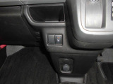 運転席シートヒーター装備です。