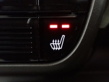 運転席にはシートヒーターが装備されています。温度調整も「Hi/Low」の切り替えができお好みの設定で快適なドライブを楽しめます。