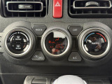 【 オートエアコン 】車内温度を感知して自動で温度調整をしてくれるのでいつでも快適な車内空間を創り上げます!