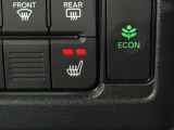 運転席にはシートヒーターが付いています!寒い日に便利な装備ですね。