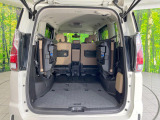 普段のお買い物や通勤、送迎等に十分な荷室スペースを確保しております。セカンドシートを倒すと、大きな荷物の積載も可能です♪