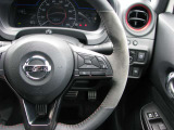 アダプティブクルーズコントロールスイッチを装備。運転手の負担を軽減してくれる装置です。