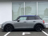 MINI NEXT2年間走行距離無制限保証、安心もMINIクオリティ。MINIを熟知したメカニックによる100項目の納車前点検。交換基準に達した部品があれば、MINI純正部品だけを使用し整備した後にお引渡しします。