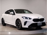 【BMWの伝統-2】時代を超える美しさ。磨き抜かれたエアロダイナミクスが瞳を奪う。一目で伝わるスポーティーなプロポーションは、BMWの走行性能を生み出すのに欠かせない要因の一つです。