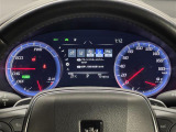 【メーターまわり】ドライバーから見やすい位置にあって安全運転に寄与します。マルチインフォメーションディスプレイでは、クルマに関する情報の確認はもちろん、各種安全機能・装備のON/OFFも設定可能。