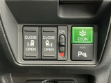 狭い所でも乗り降り楽々な両側電動スライドドアです!ECONスイッチ、障害物との距離が近づくと音声やアラーム・ディスプレイ表示で知らせてくれる障害物センサー付きです!