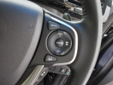 Hondaセンシングの機能のひとつ、アダプティブクルーズコントロール付!アクセルから足を離しても設定したスピードと前車との車間を保ち走行してくれます!車線維持もアシスト☆高速道路で疲労軽減ですね☆