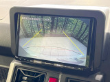 【バックカメラ】駐車時に後方がリアルタイム映像で確認できます。大型商業施設や立体駐車場での駐車時や、夜間のバック時に大活躍!運転スキルに関わらず、今や必須となった装備のひとつです!