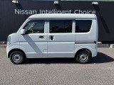 スライドドアなので、狭い駐車場でも乗り降りがスムーズ。
